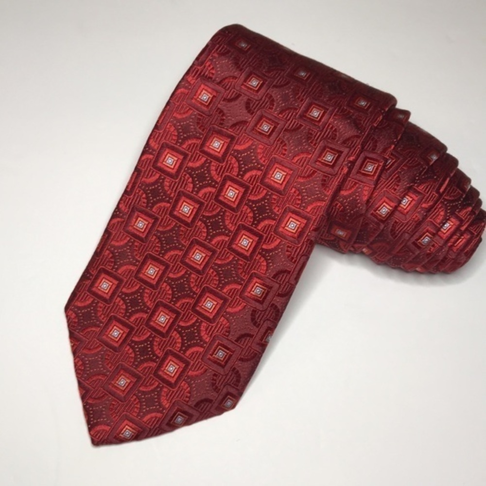 John W. Nordstrom mens necktie 100% imported silk. Made in USA. Red.